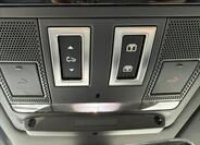 Land Rover Defender 29