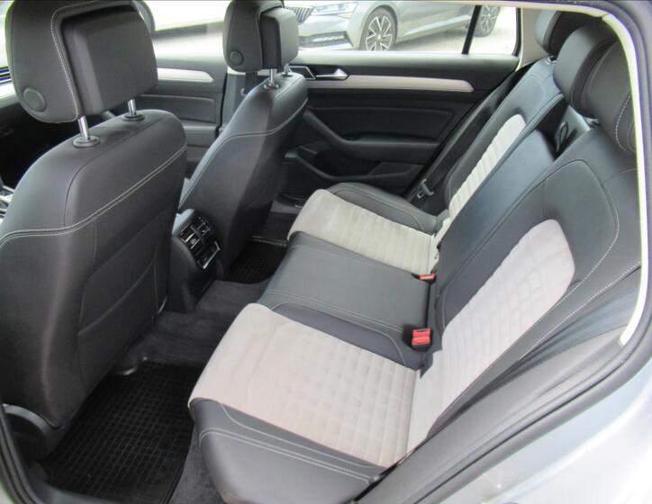 Volkswagen Passat 10