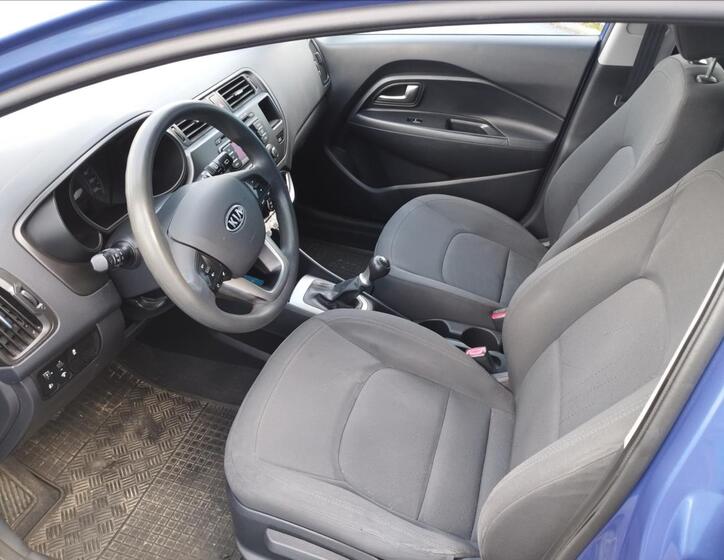 KIA Rio 7