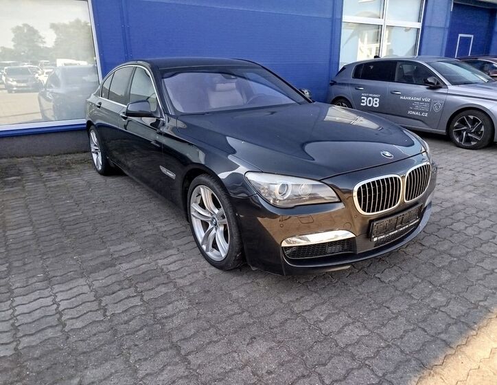 BMW Řada 7 10