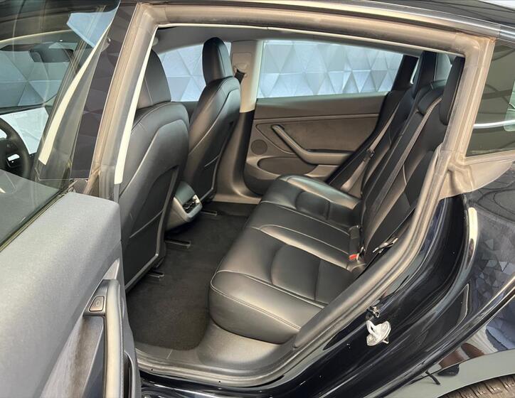 Tesla Model 3 11