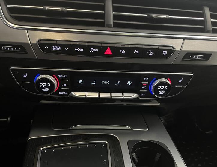 Audi Q7 15