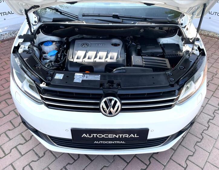 Volkswagen Touran 8