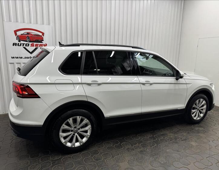 Volkswagen Tiguan 9