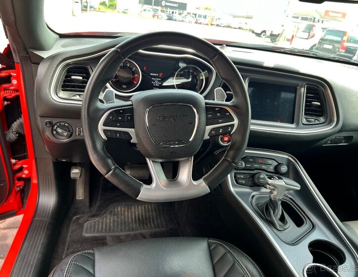 Dodge Challenger 13