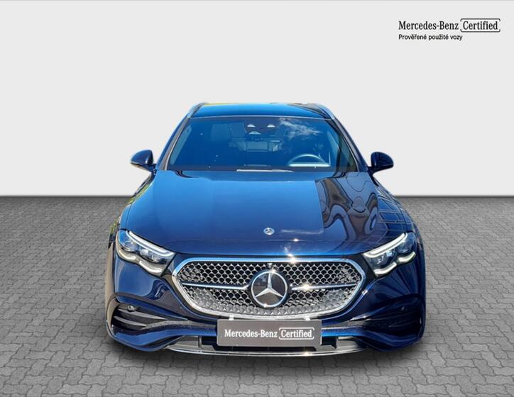 Mercedes-Benz Třídy E 8