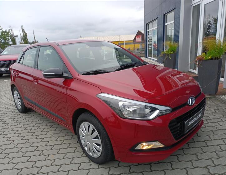 Hyundai i20 8
