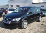 Volkswagen Touran 1