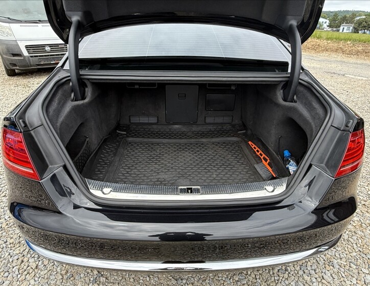 Audi A8 41
