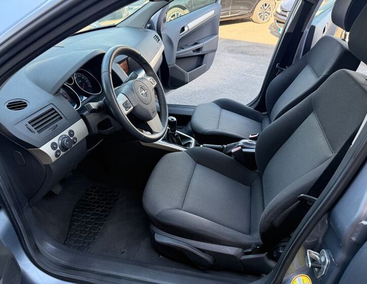Opel Astra 8