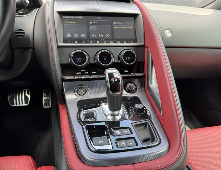 Jaguar F-Type 12