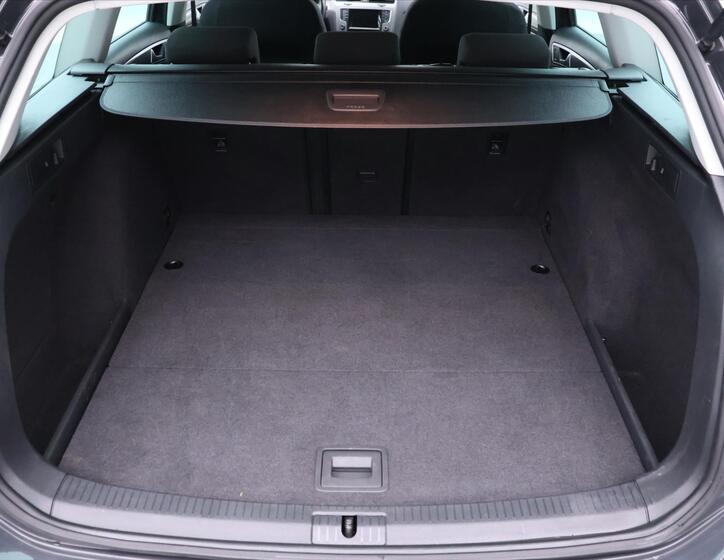 Volkswagen Golf 10