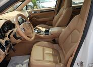 Porsche Cayenne 12