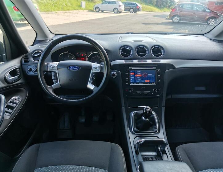 Ford Galaxy 17