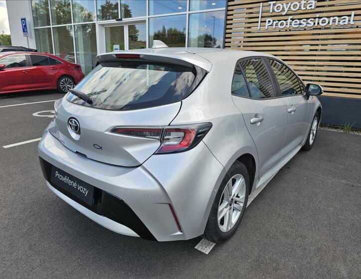 Toyota Corolla 2