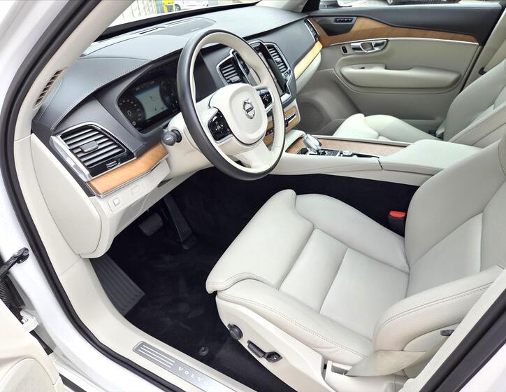 Volvo XC90 9