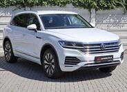 Volkswagen Touareg 1