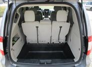 Chrysler Town & Country 11