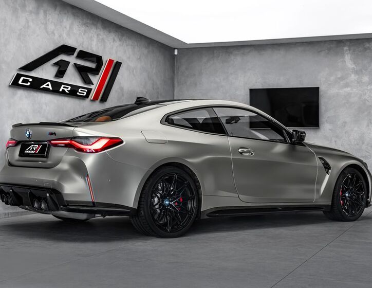 BMW M4 5