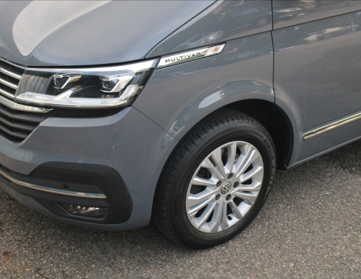 Volkswagen Multivan 9