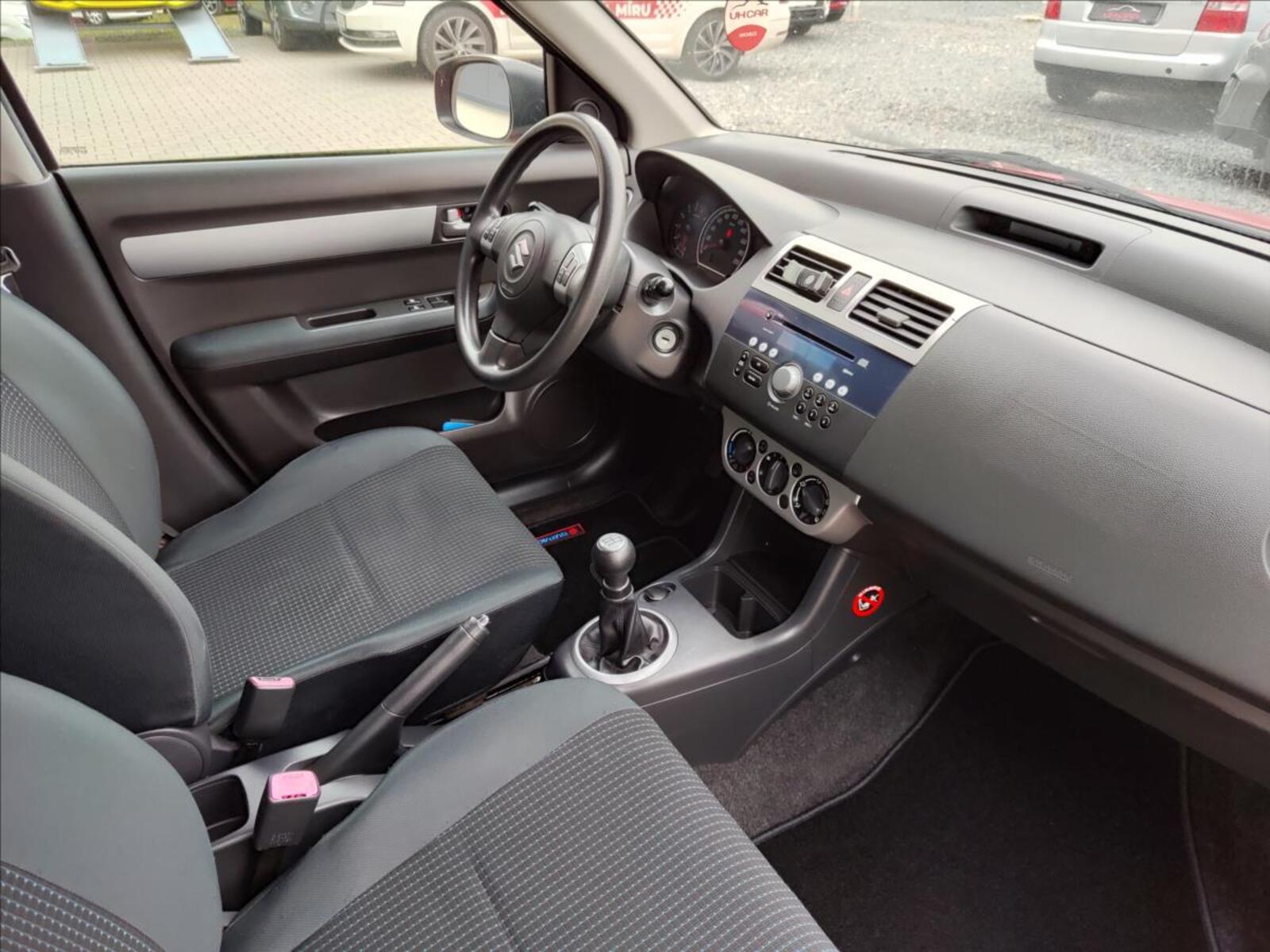 Suzuki Swift 15