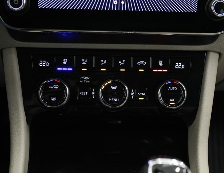 Škoda Superb 18