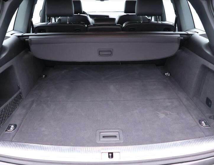 Audi Q7 10