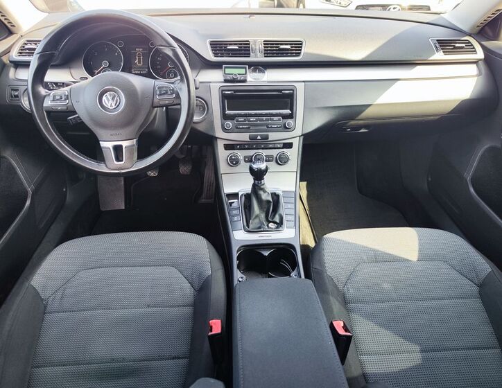 Volkswagen Passat 12