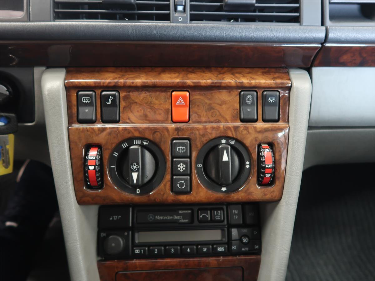 Mercedes-Benz 124