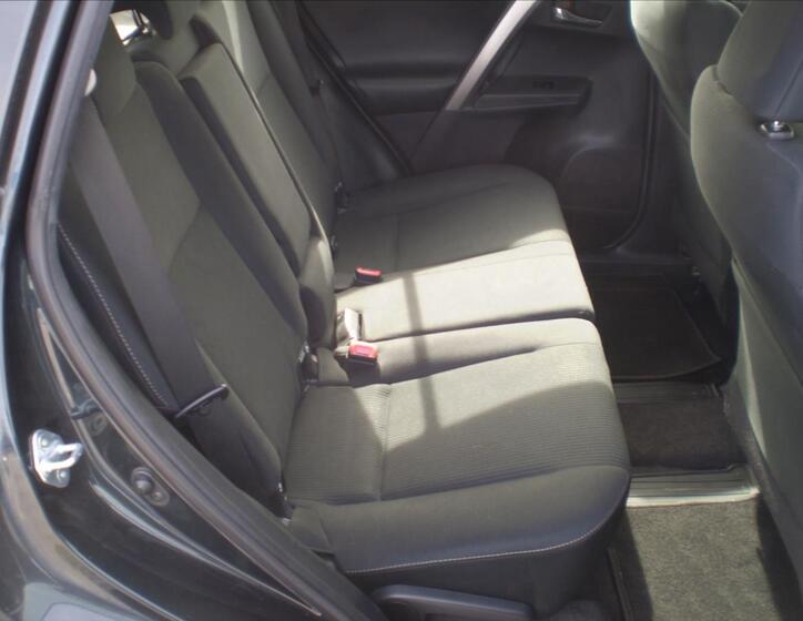 Toyota RAV4 13