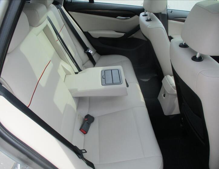 BMW X1 11