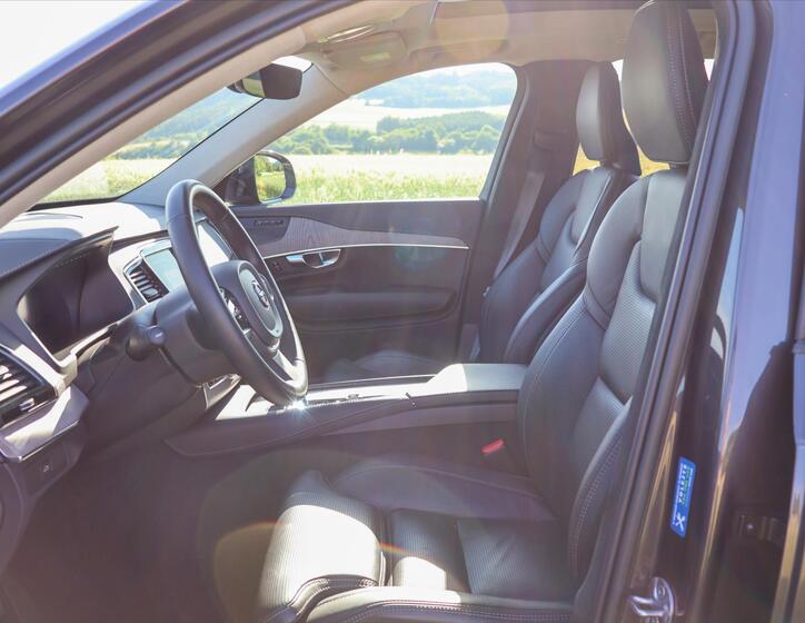 Volvo XC90 13