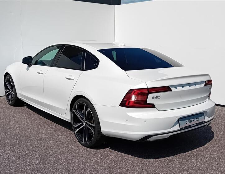 Volvo S90 9
