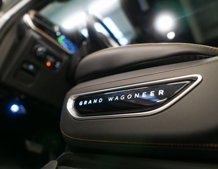 Jeep Grand Wagoneer 19