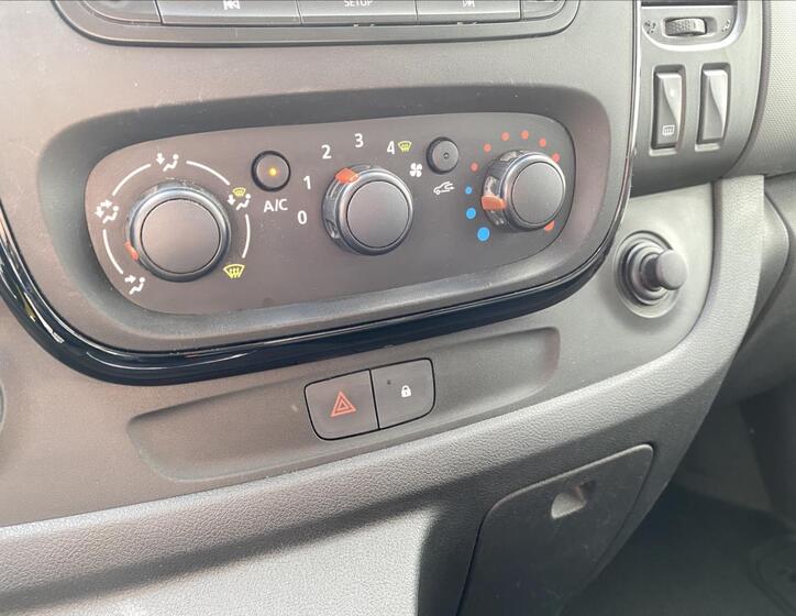 Opel Vivaro 20