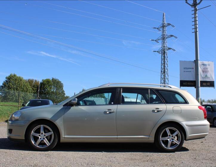 Toyota Avensis 8