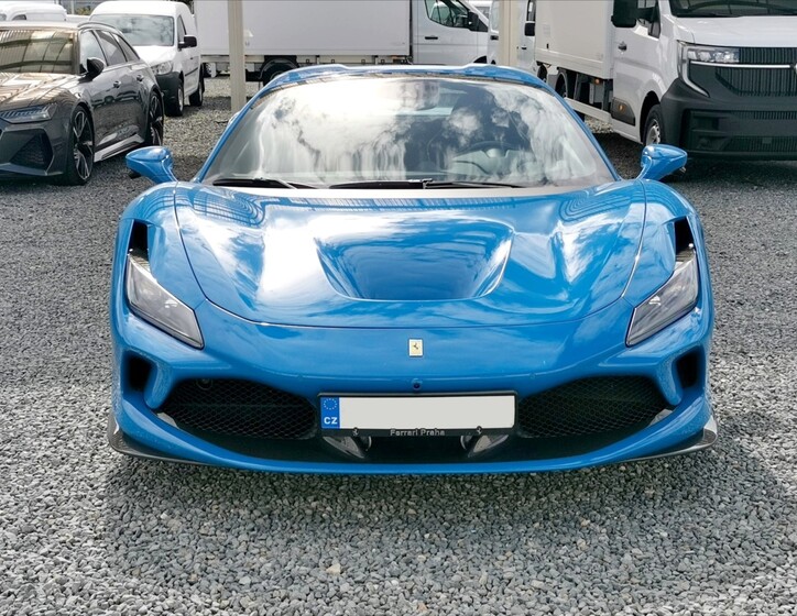 Ferrari F8 3