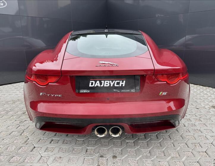 Jaguar F-Type 8