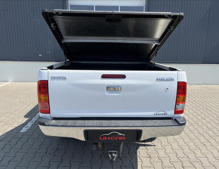 Toyota Hilux 8