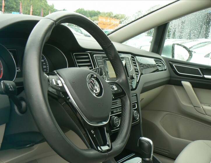 Volkswagen Golf Sportsvan 9