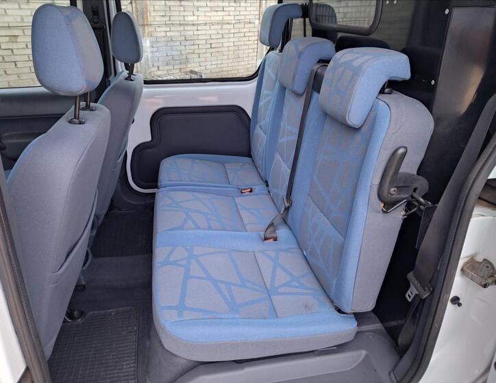 Ford Transit Connect 13
