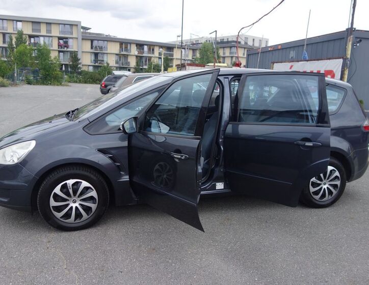 Ford S-MAX 13