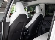Tesla Model Y 10