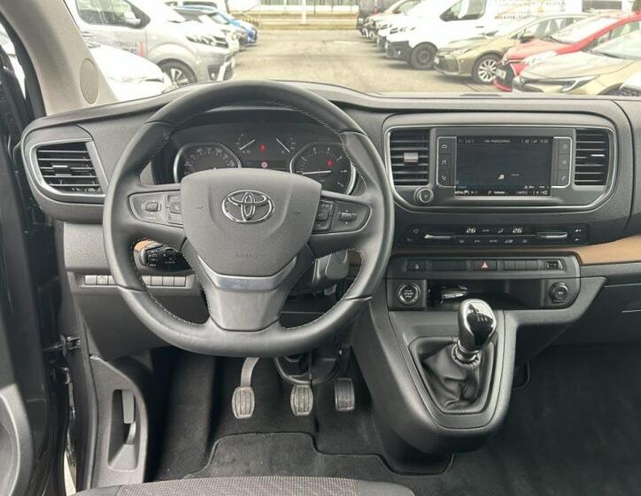 Toyota ProAce Verso 16