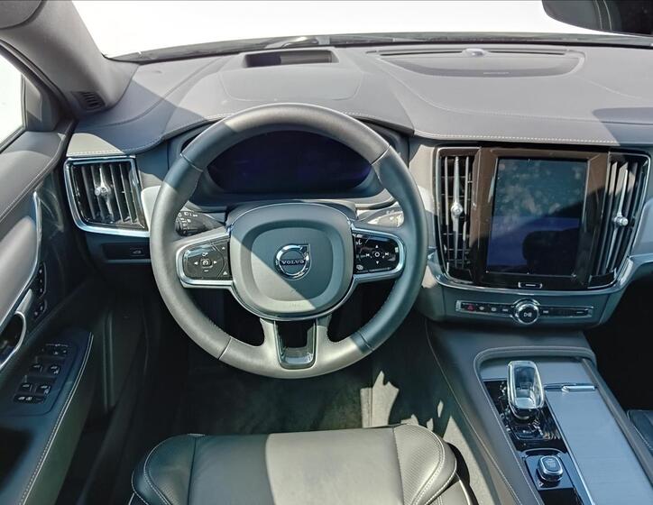Volvo S90 6