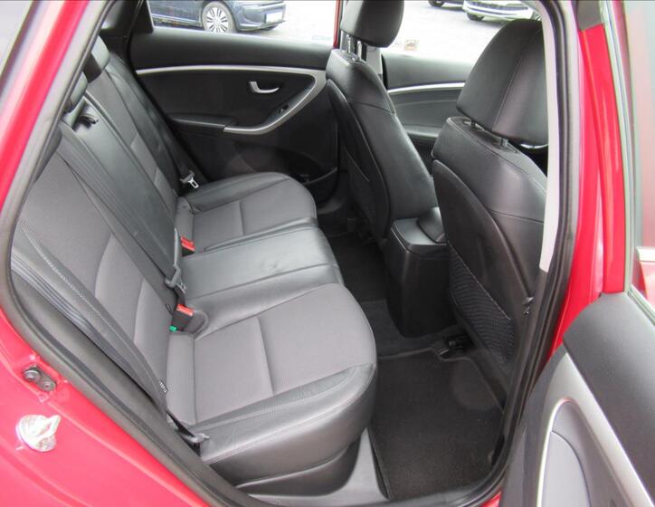 Hyundai i30 11