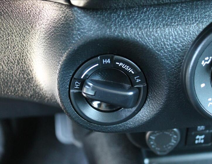 Toyota Hilux 14