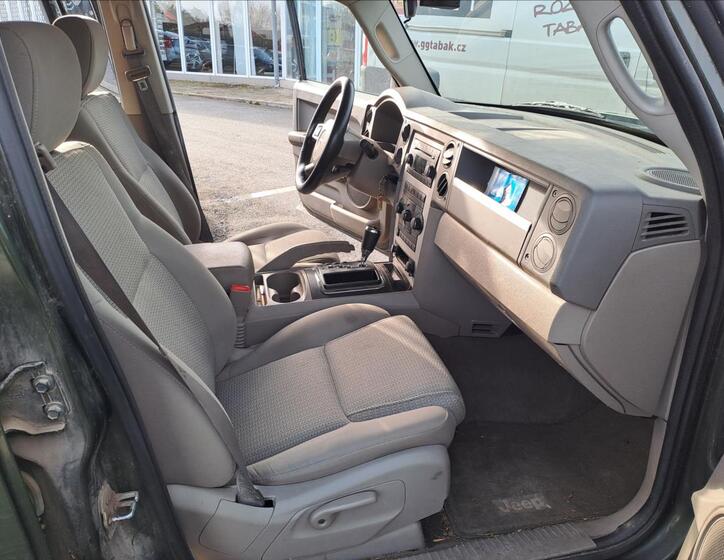 Jeep Commander 8