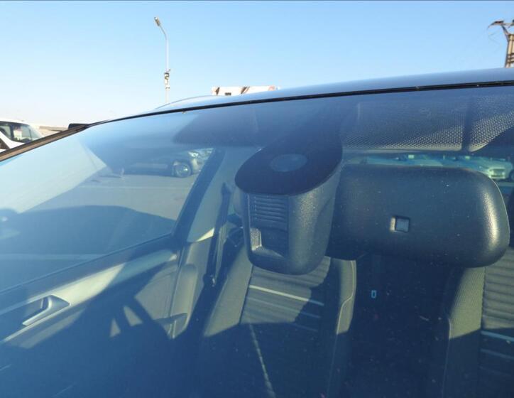 Volkswagen Golf 77