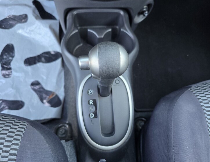 Nissan Micra 21
